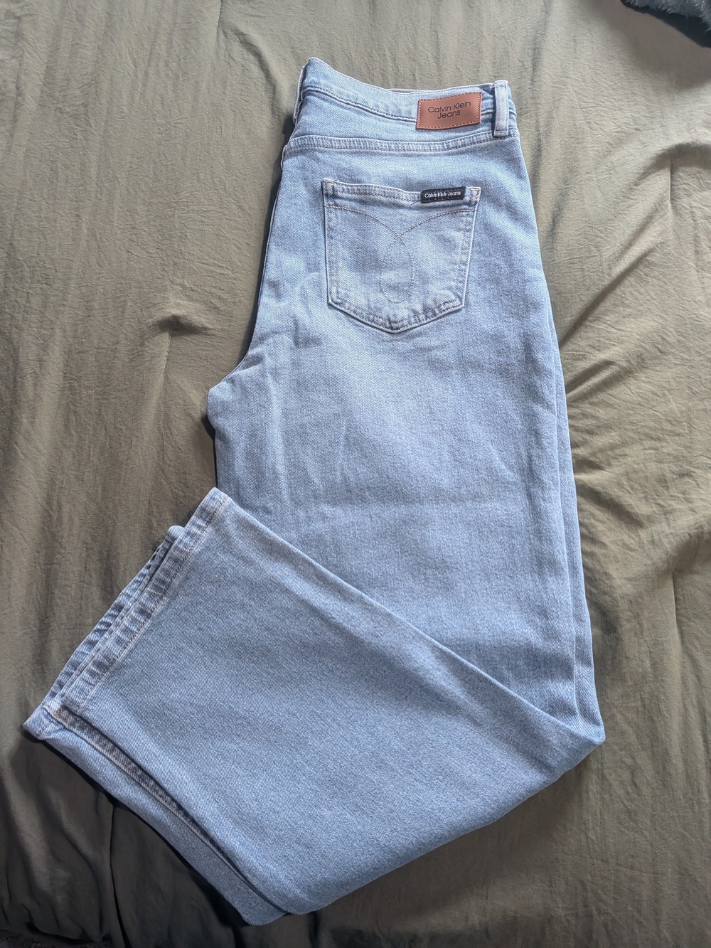 Calvin Klein Women's Size 10 High Rise Straight Leg Jeans Light Wash Denim